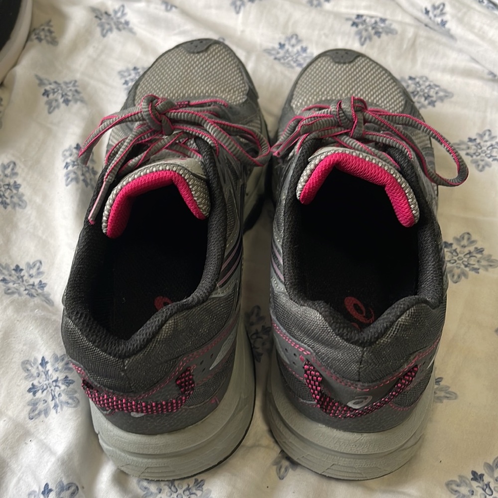ASICS Shoes - Picture 3 of 4